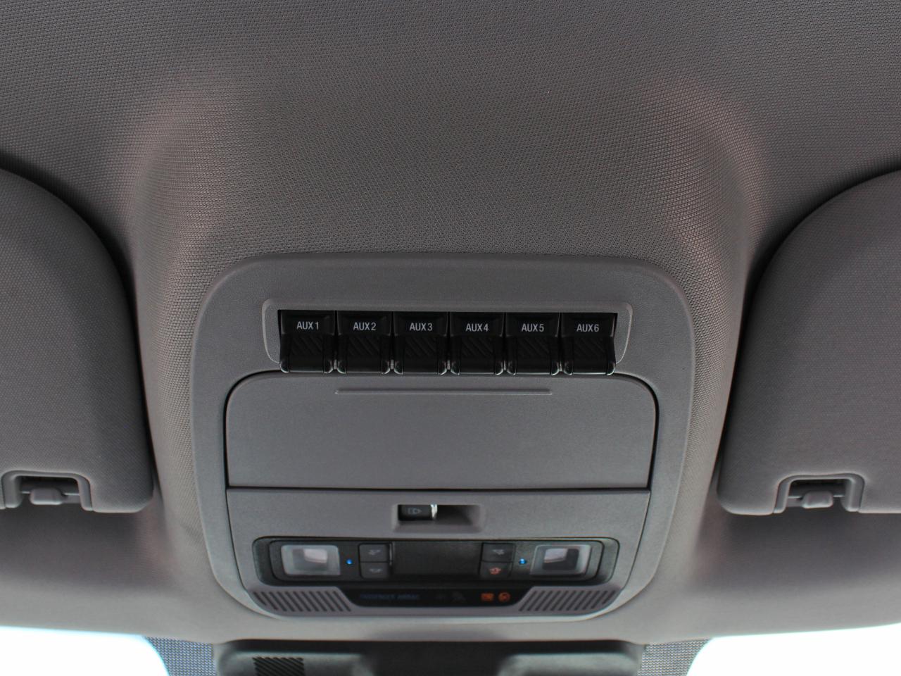 Ford F-350 SD XL Crew Cab Long Bed DRW 4WD 2024