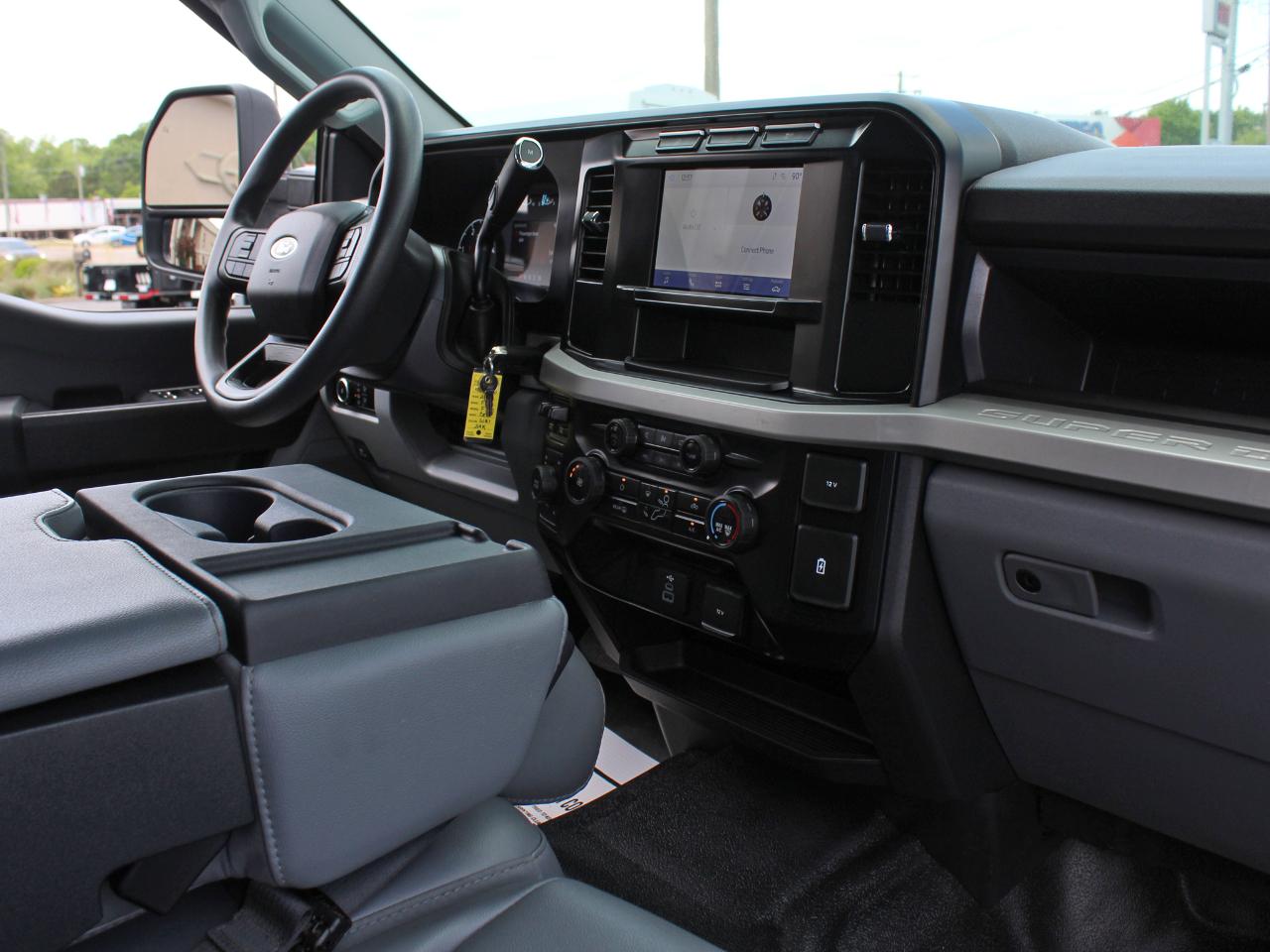 Ford F-350 SD XL Crew Cab Long Bed DRW 4WD 2024