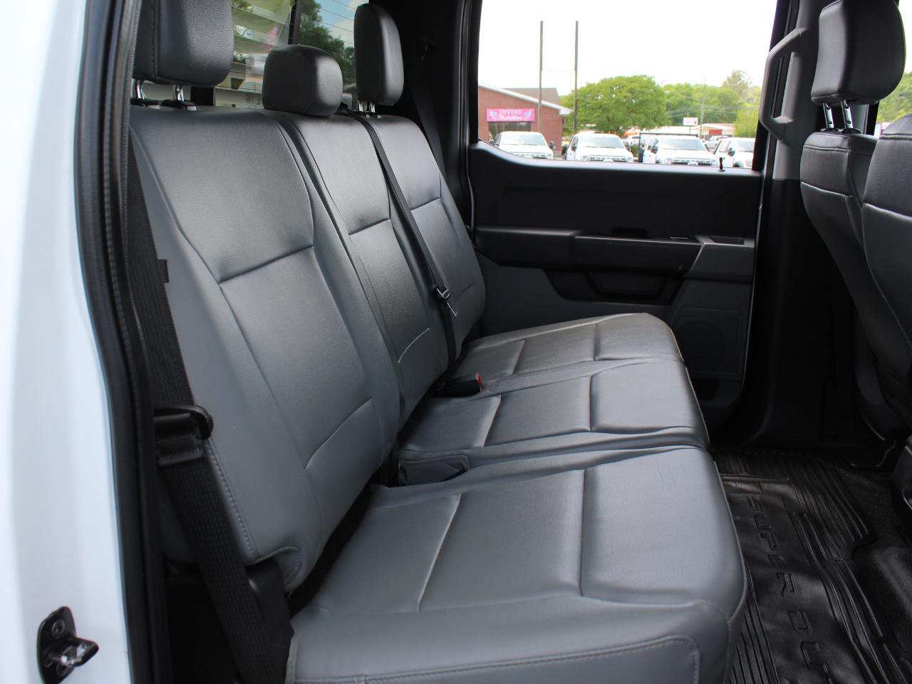 Ford F-350 SD XL Crew Cab Long Bed DRW 4WD 2024