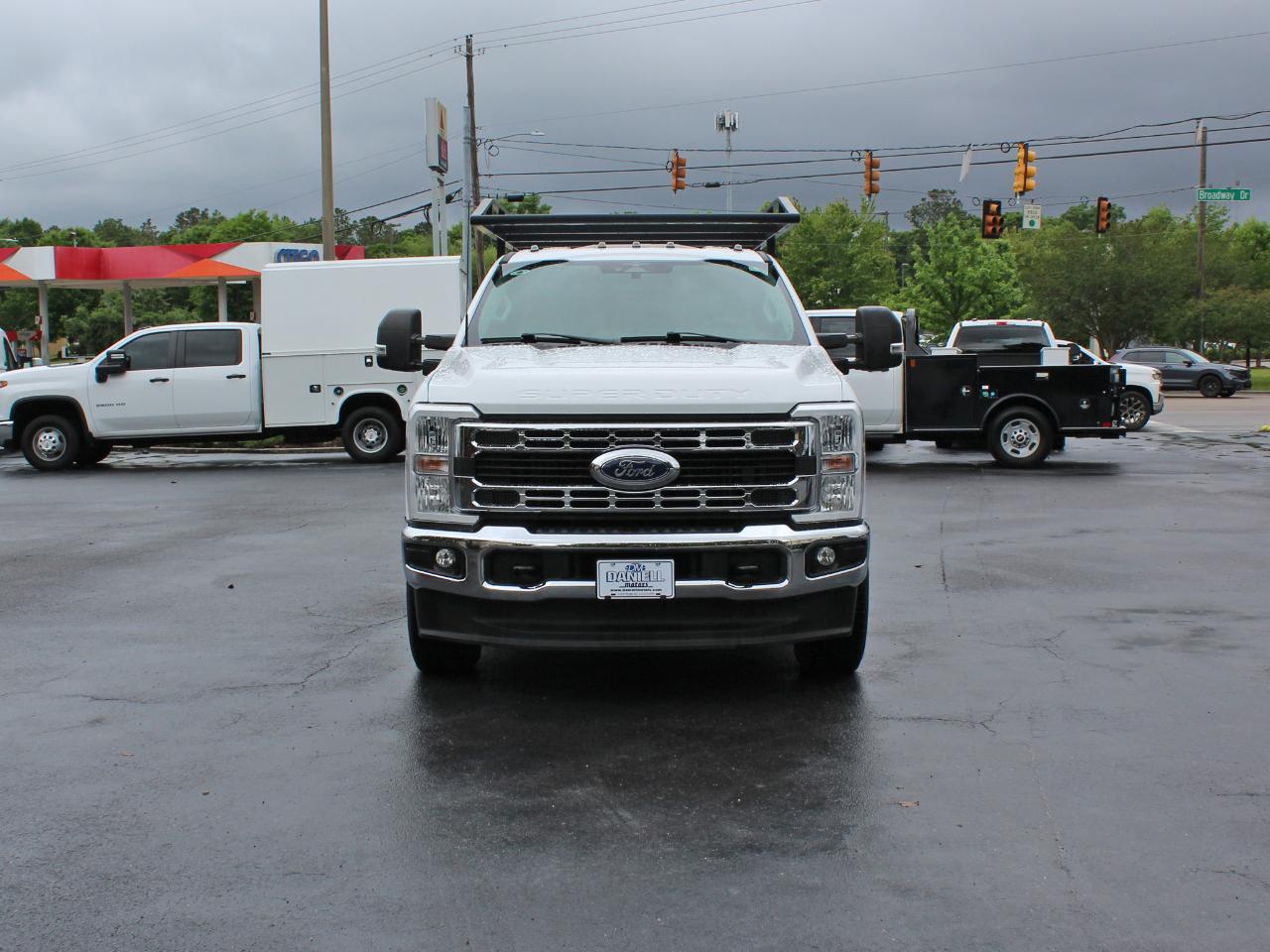 Ford F-350 SD XL SuperCab Long Bed 4WD 2023