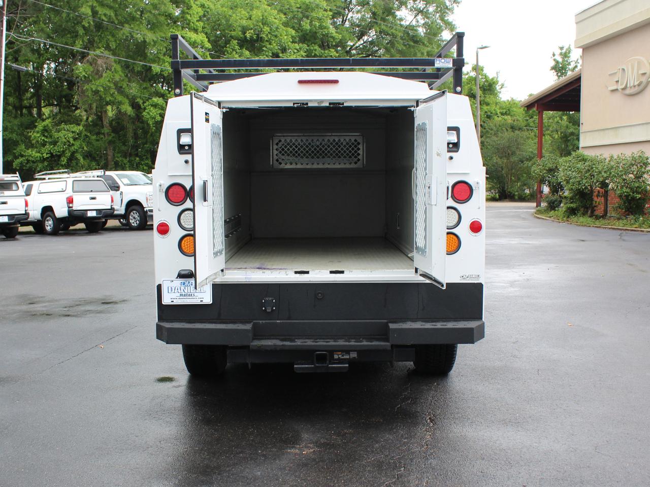 Ford F-350 SD XL SuperCab Long Bed 4WD 2023