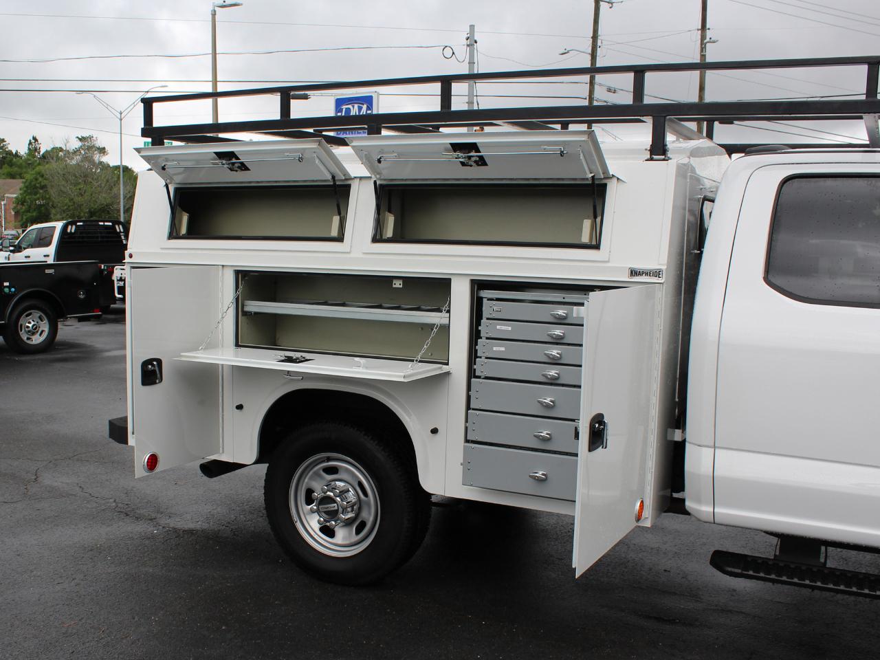 Ford F-350 SD XL SuperCab Long Bed 4WD 2023