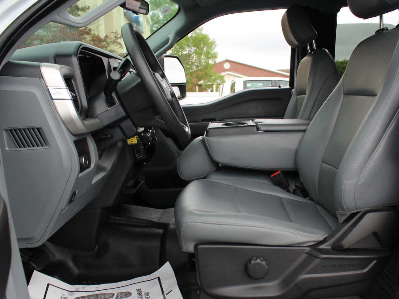 Ford F-350 SD XL SuperCab Long Bed 4WD 2023