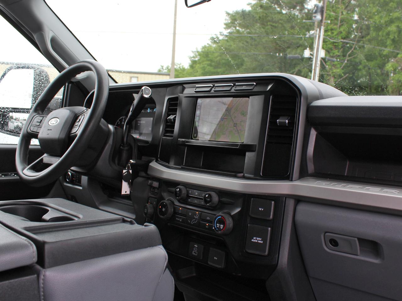 Ford F-350 SD XL SuperCab Long Bed 4WD 2023