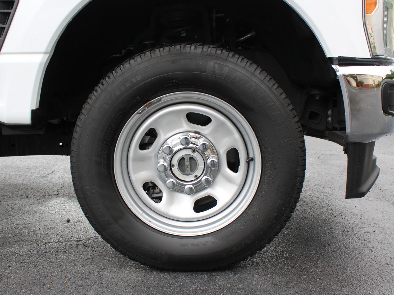 Ford F-350 SD XL SuperCab Long Bed 4WD 2023