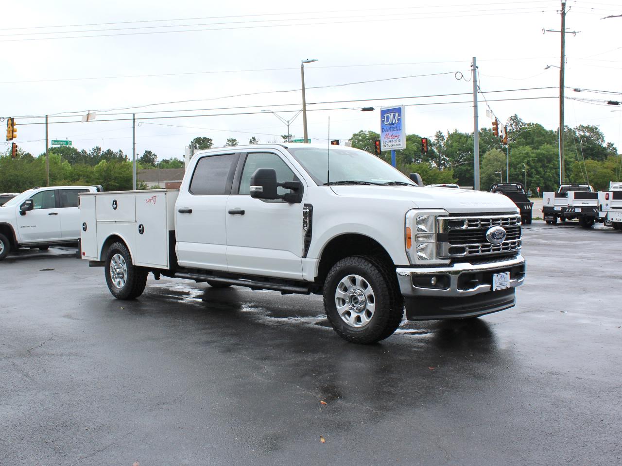 Ford F-350 SD XLT Crew Cab Long Bed 4WD 2023