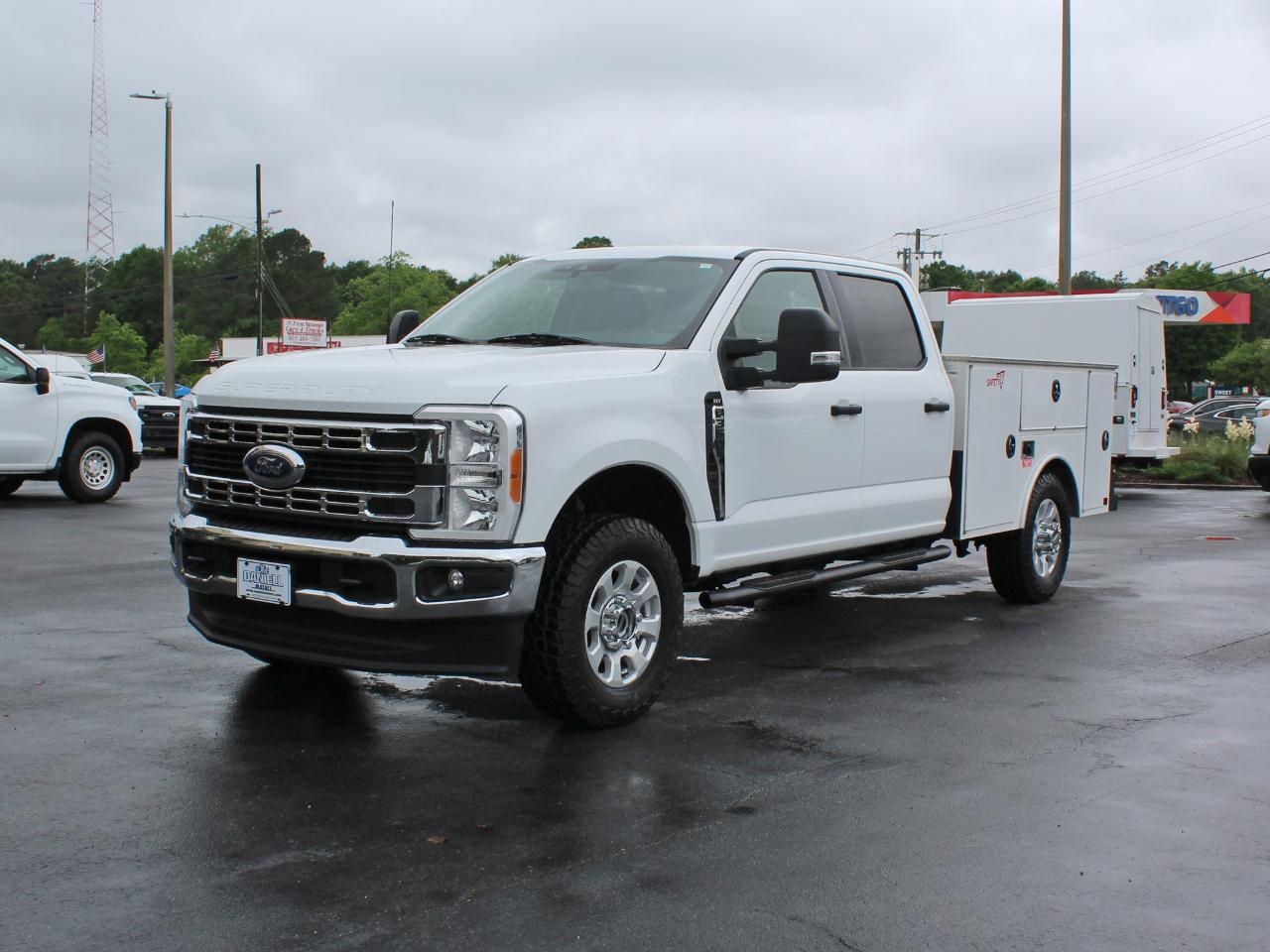 Ford F-350 SD XLT Crew Cab Long Bed 4WD 2023