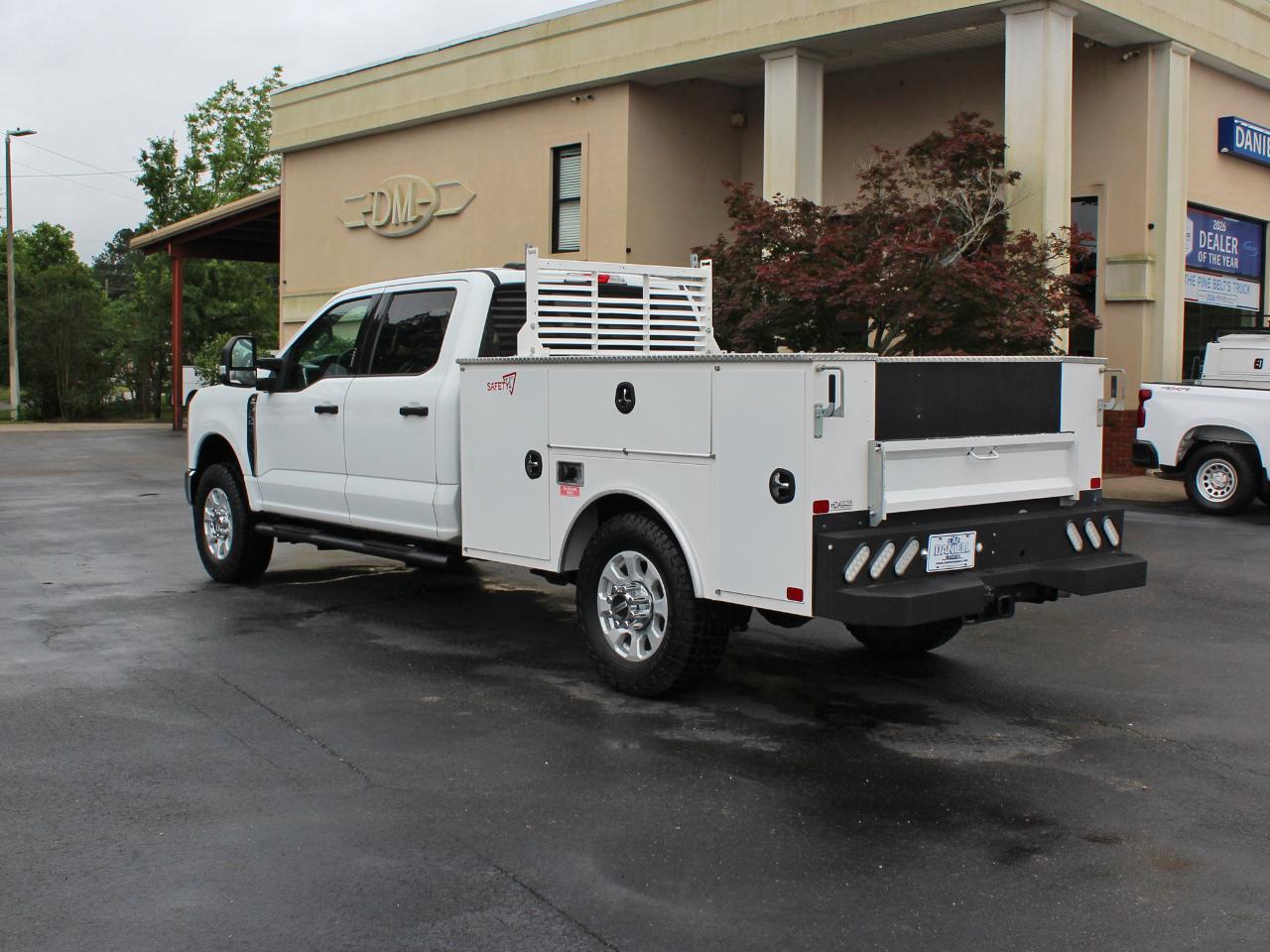 Ford F-350 SD XLT Crew Cab Long Bed 4WD 2023