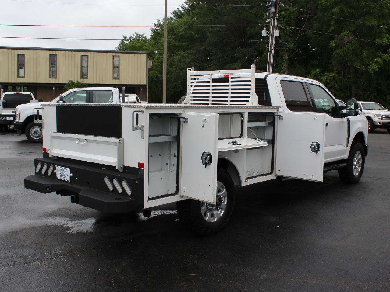 Ford F-350 SD XLT Crew Cab Long Bed 4WD 2023