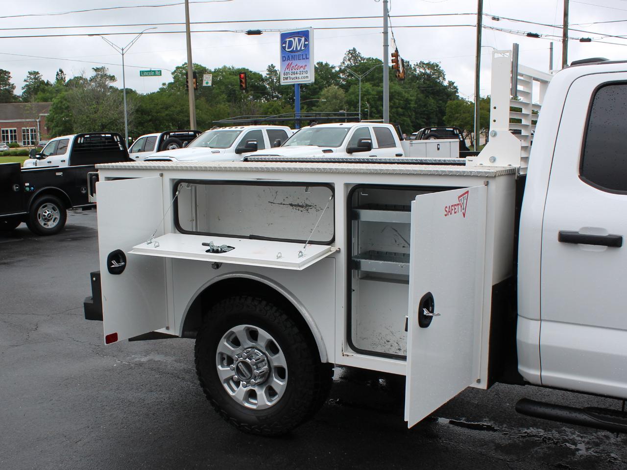 Ford F-350 SD XLT Crew Cab Long Bed 4WD 2023