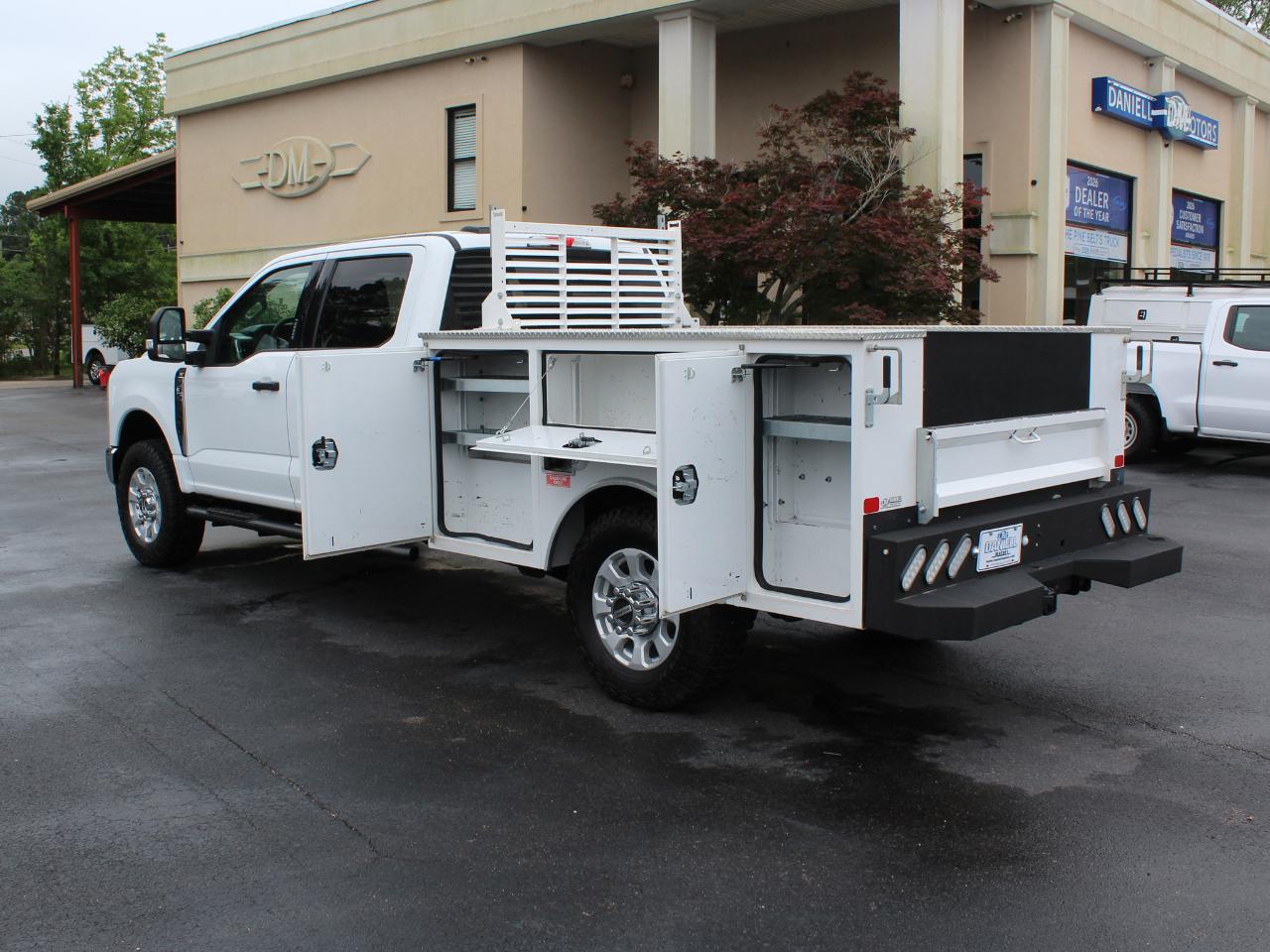 Ford F-350 SD XLT Crew Cab Long Bed 4WD 2023