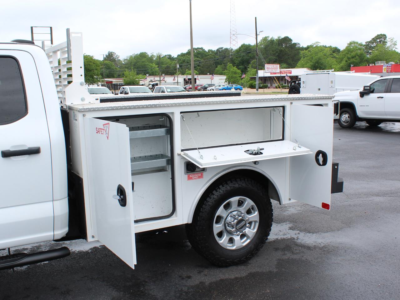 Ford F-350 SD XLT Crew Cab Long Bed 4WD 2023