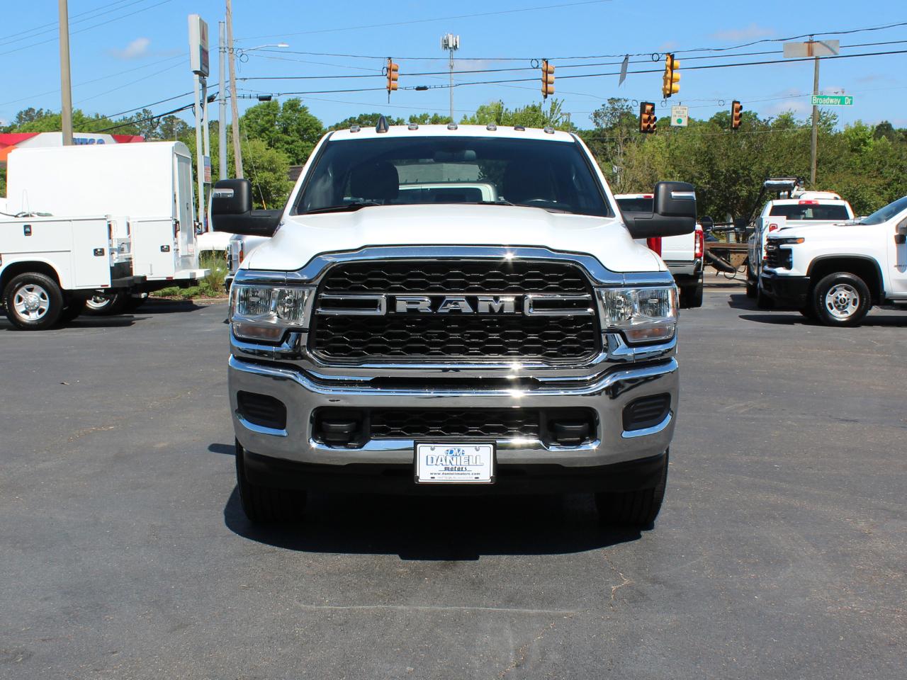 RAM 2500 Tradesman Crew Cab LWB 4WD 2024