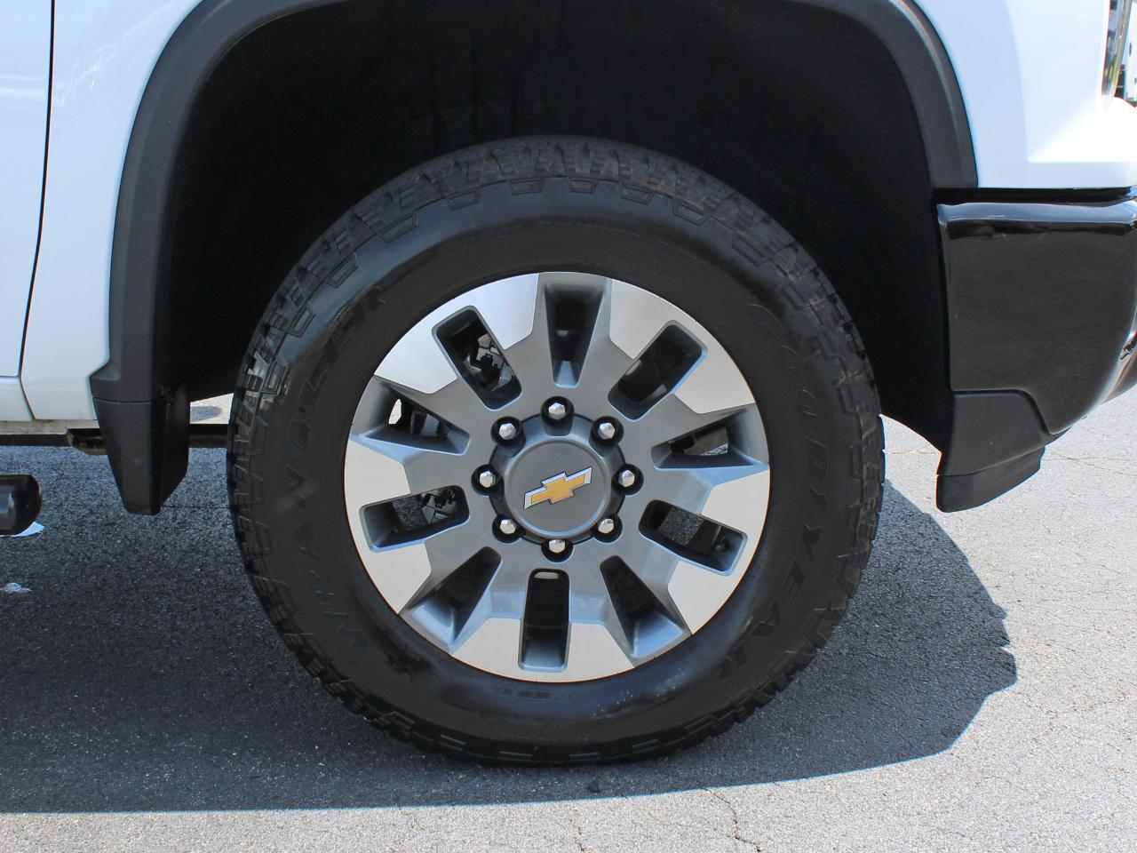 Chevrolet Silverado 2500HD Custom Crew Cab Long Box 4WD 2025