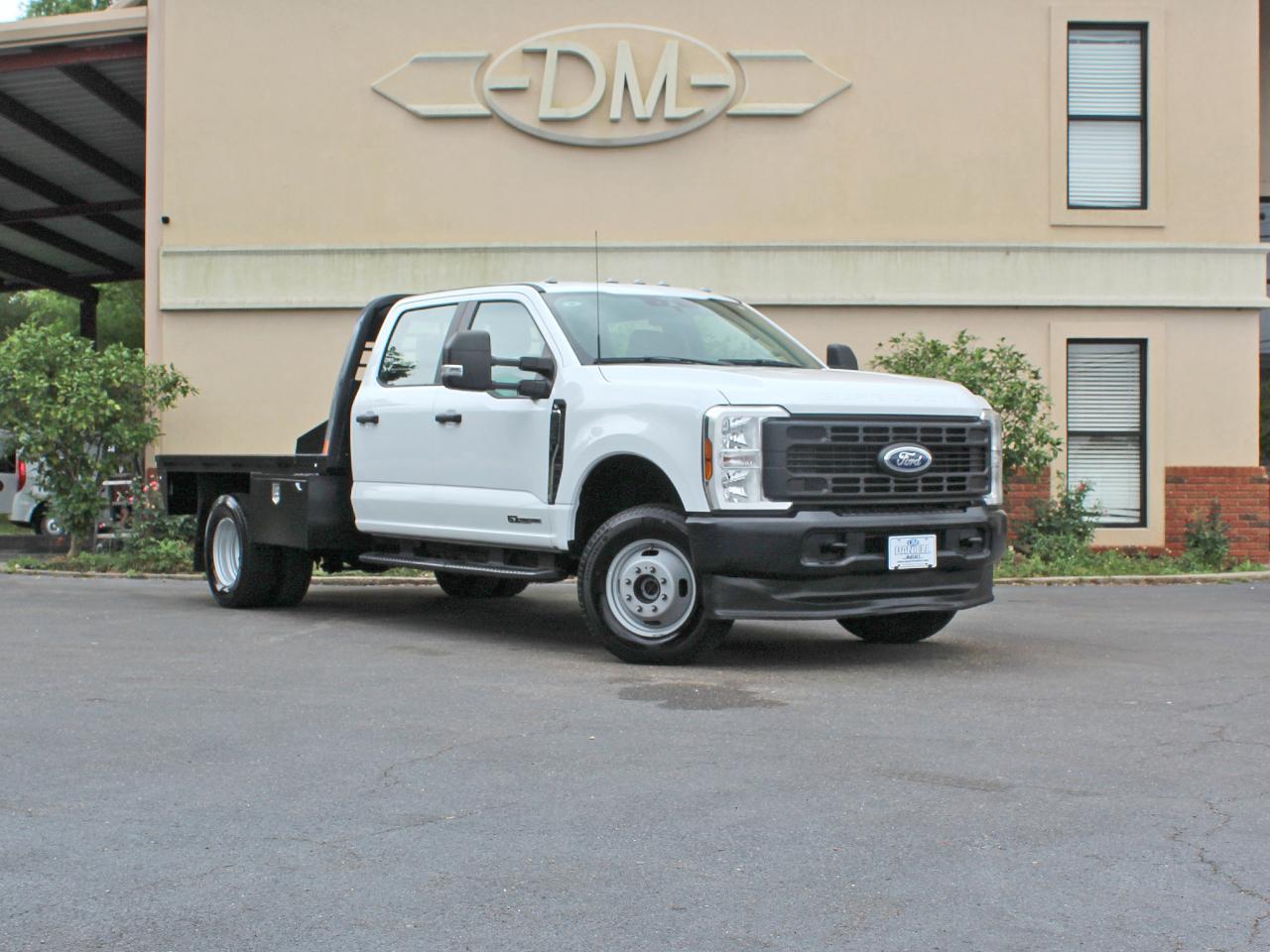 Ford F-350 SD XL Crew Cab Long Bed DRW 4WD 2024