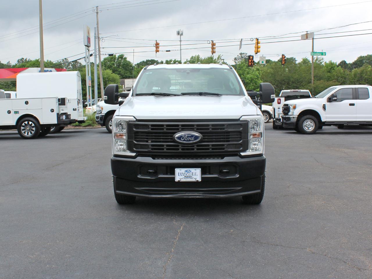Ford F-350 SD XL Crew Cab Long Bed DRW 4WD 2024