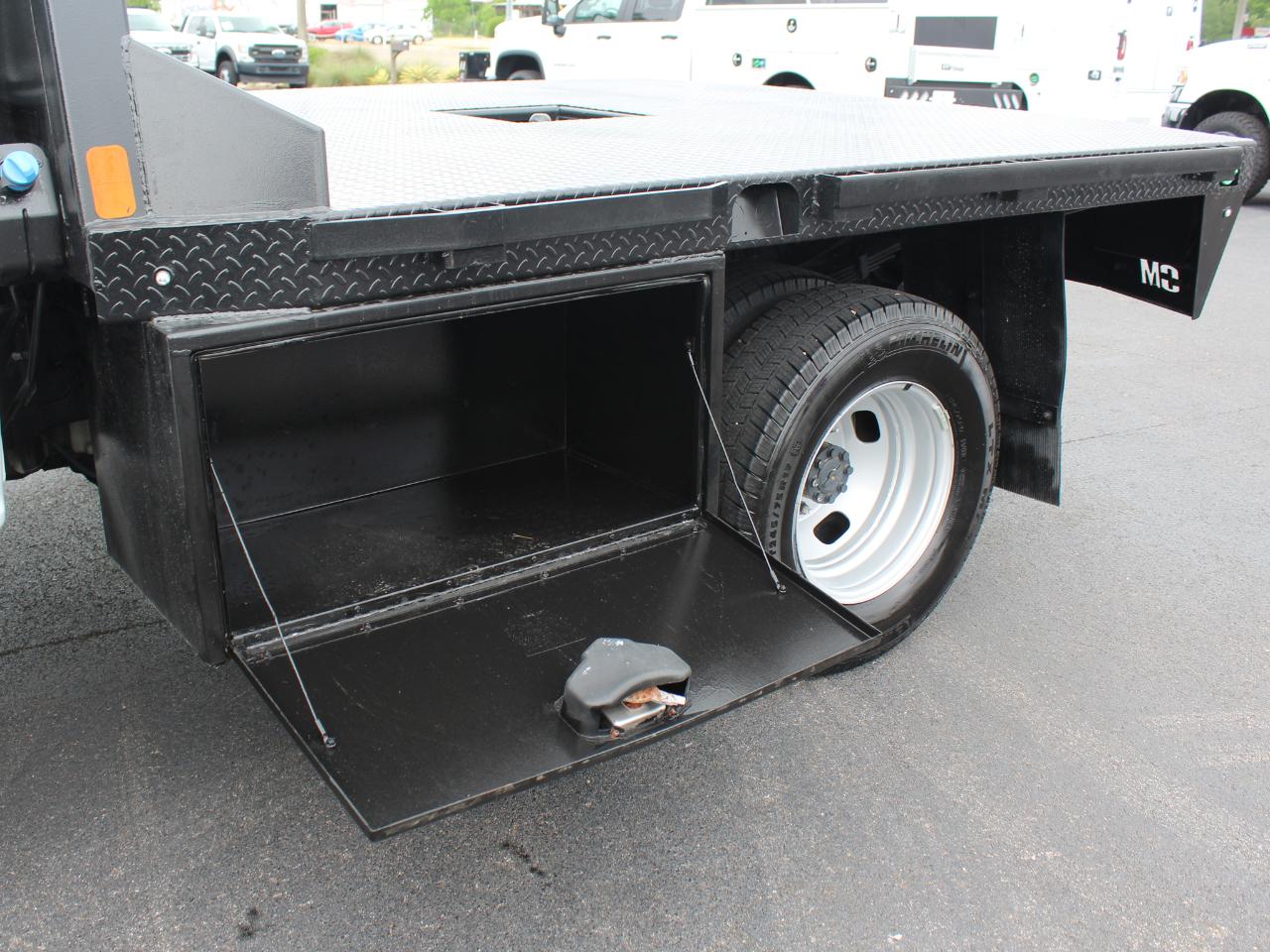 Ford F-350 SD XL Crew Cab Long Bed DRW 4WD 2024