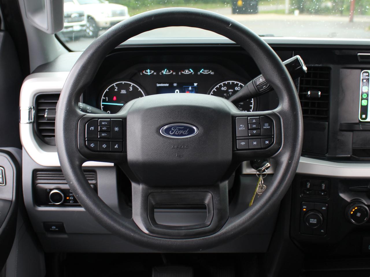 Ford F-350 SD XL Crew Cab Long Bed DRW 4WD 2024