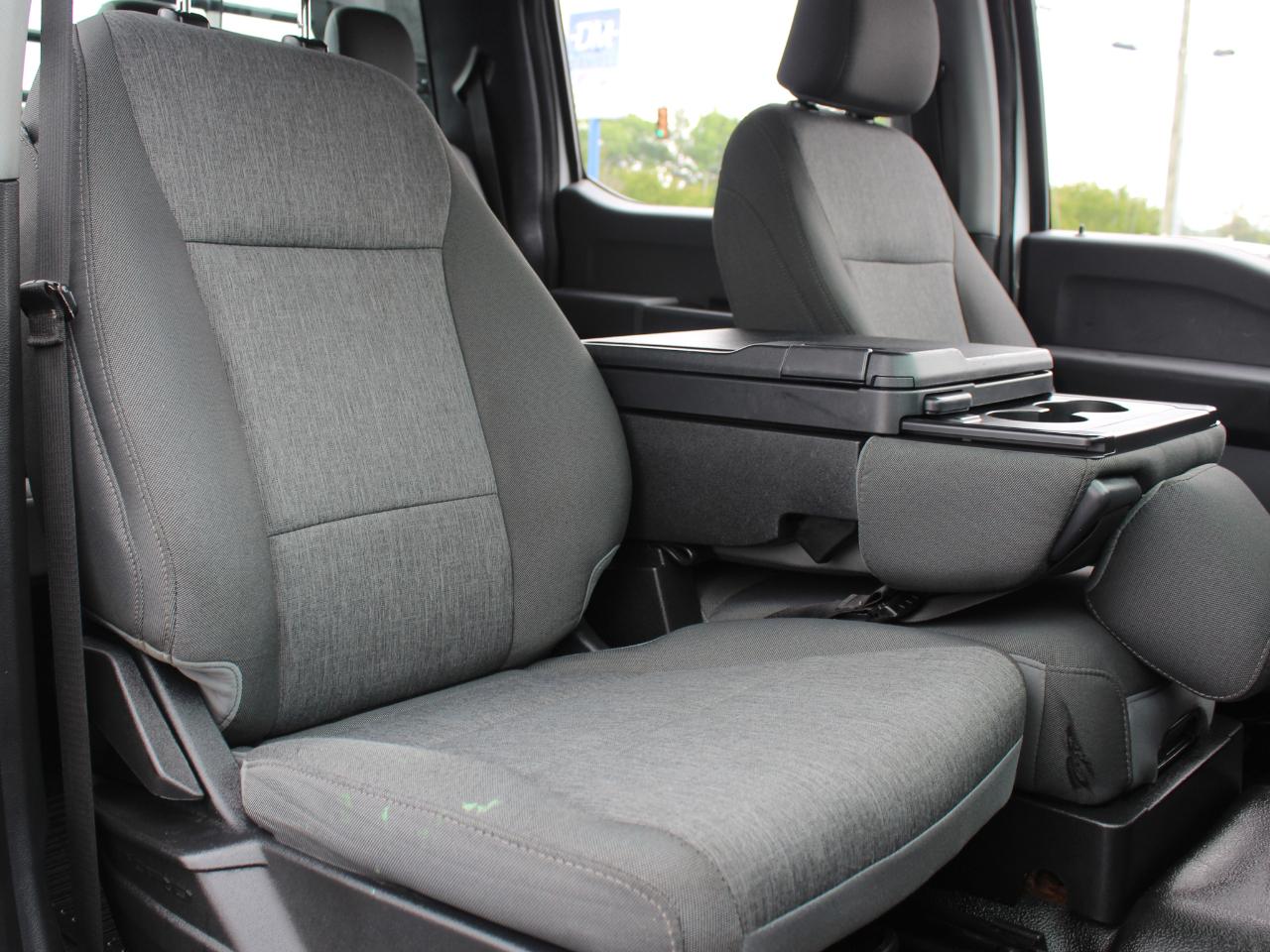 Ford F-350 SD XL Crew Cab Long Bed DRW 4WD 2024