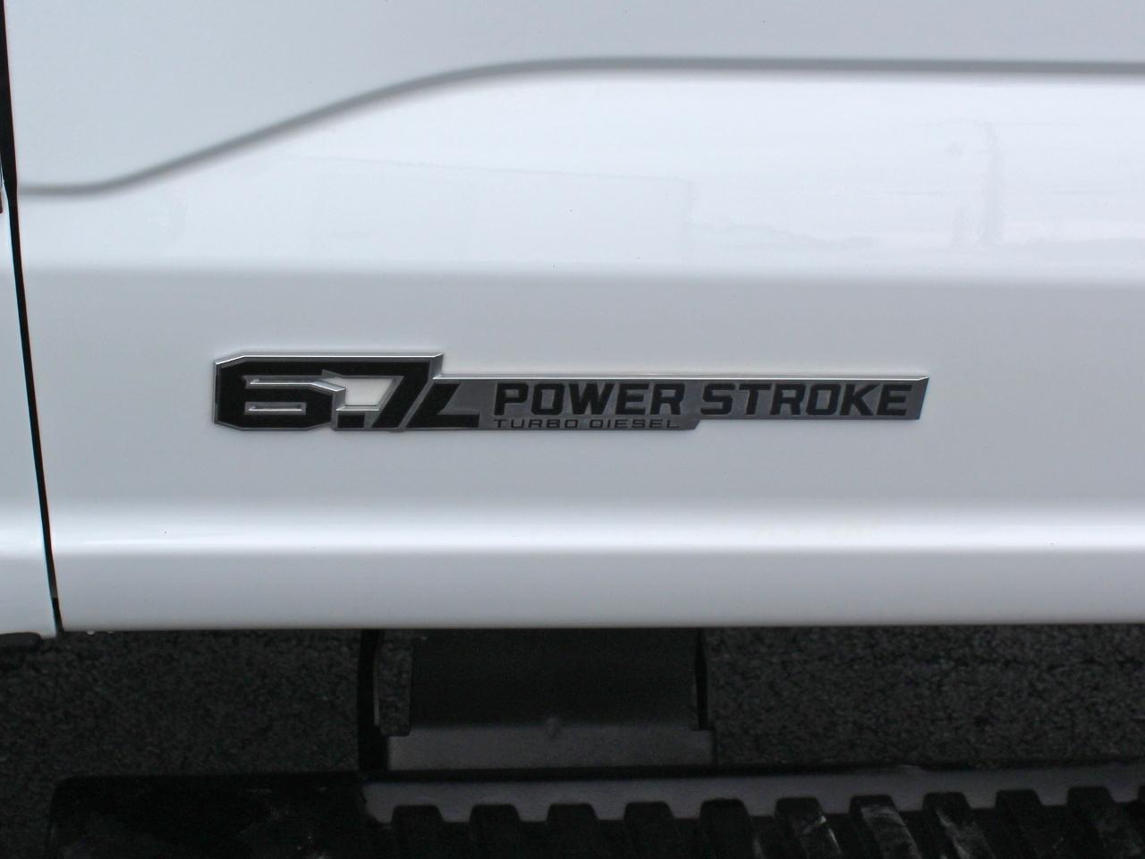 Ford F-350 SD XL Crew Cab Long Bed DRW 4WD 2024