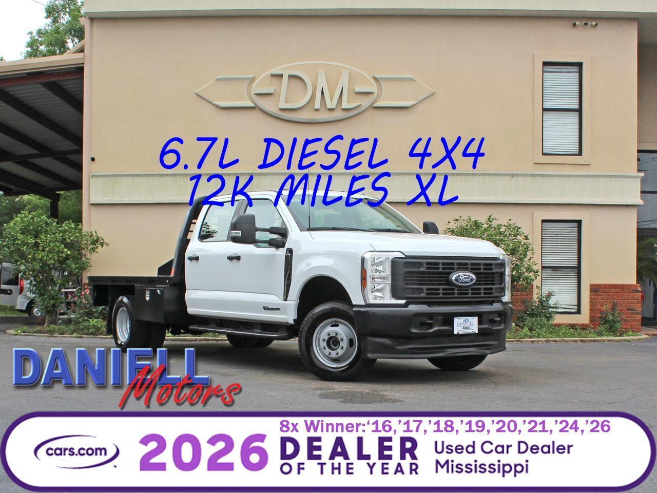 Ford F-350 SD XL Crew Cab Long Bed DRW 4WD 2024