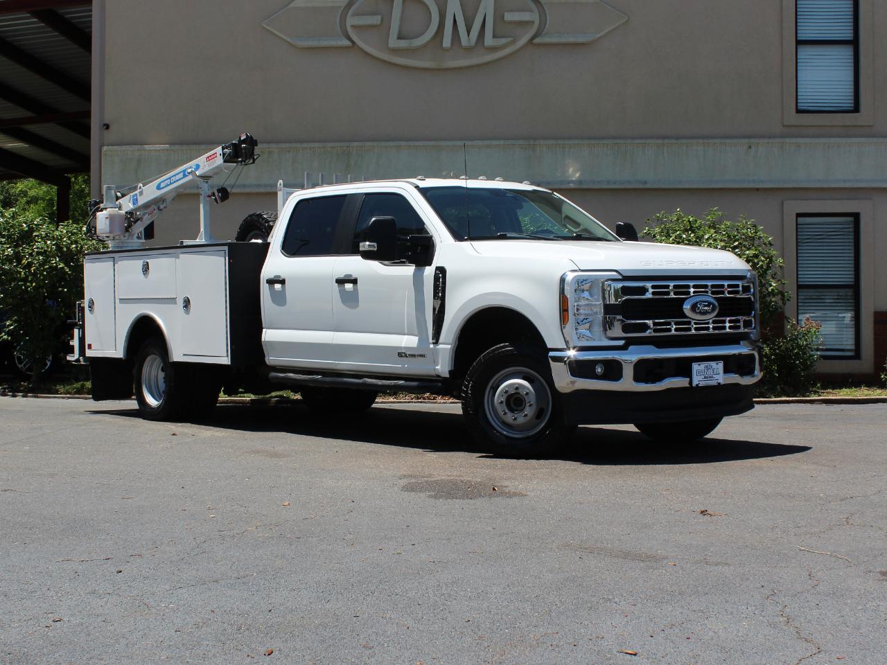 Ford F-350 SD XL Crew Cab Long Bed DRW 4WD 2024