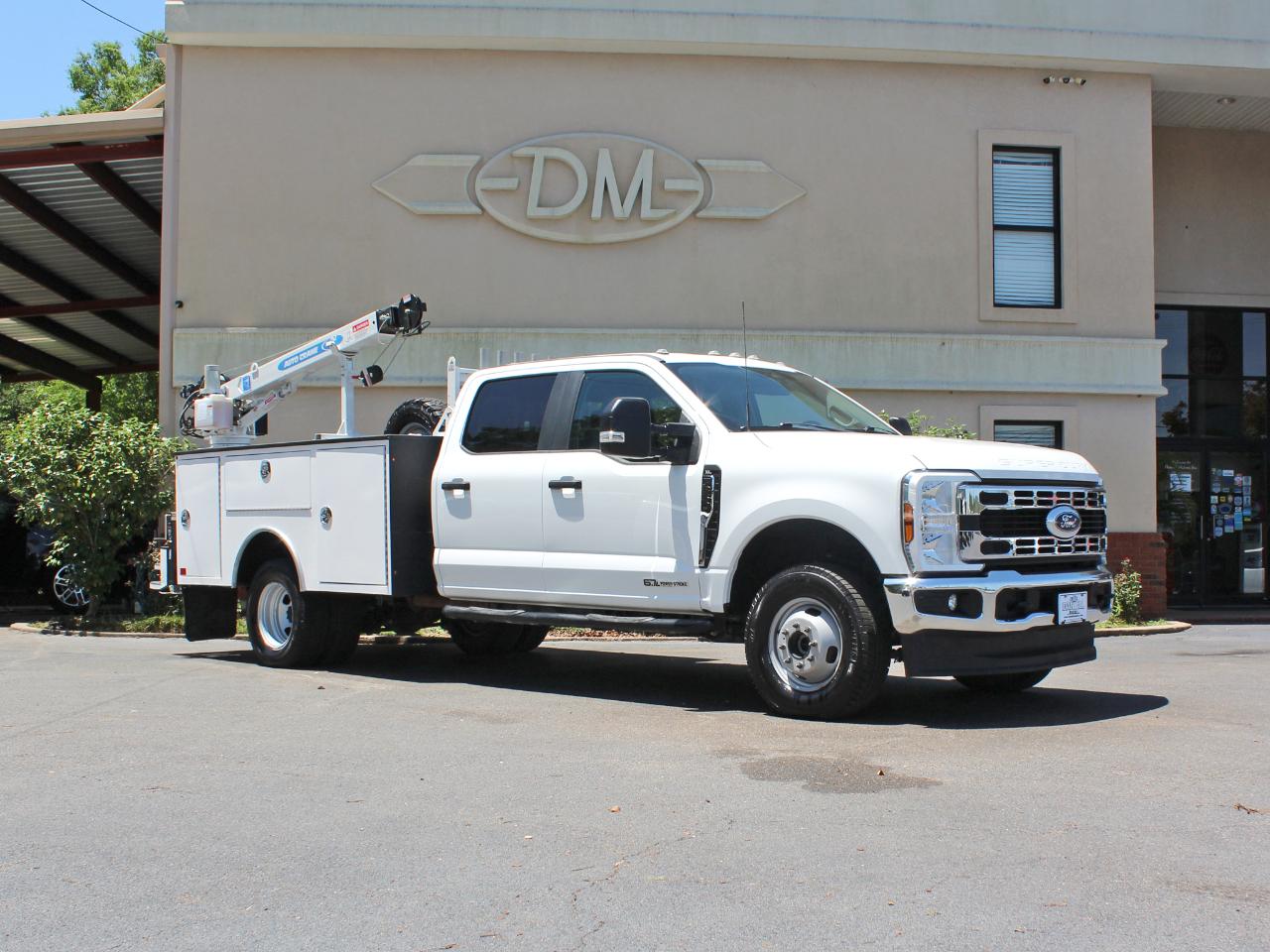Ford F-350 SD XL Crew Cab Long Bed DRW 4WD 2024