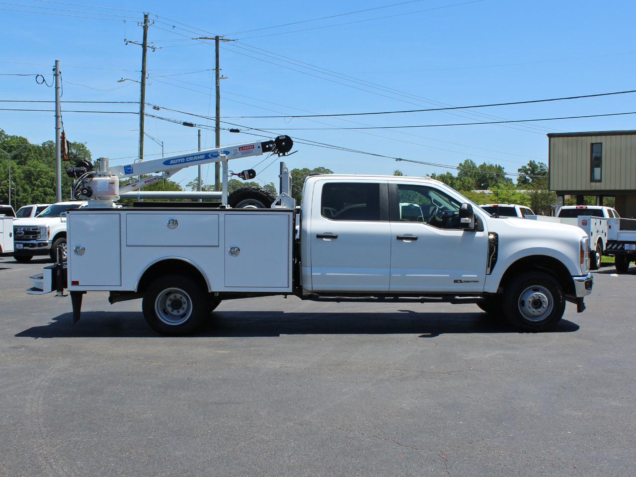 Ford F-350 SD XL Crew Cab Long Bed DRW 4WD 2024