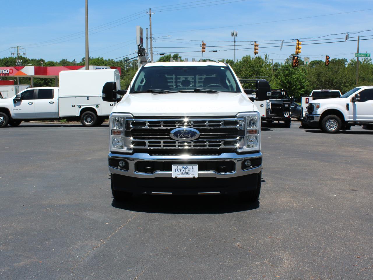 Ford F-350 SD XL Crew Cab Long Bed DRW 4WD 2024