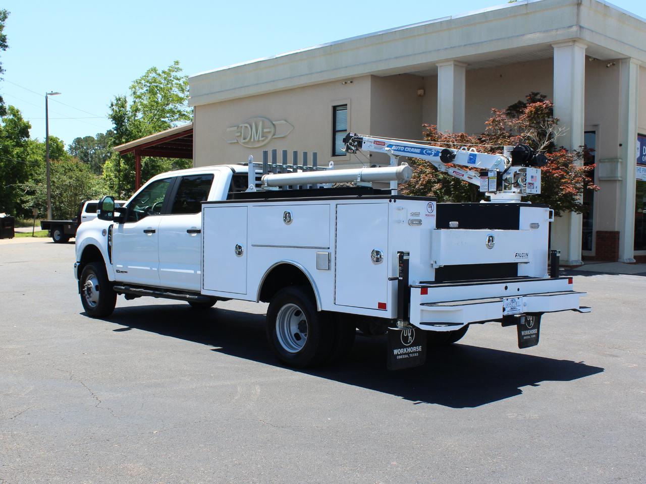 Ford F-350 SD XL Crew Cab Long Bed DRW 4WD 2024