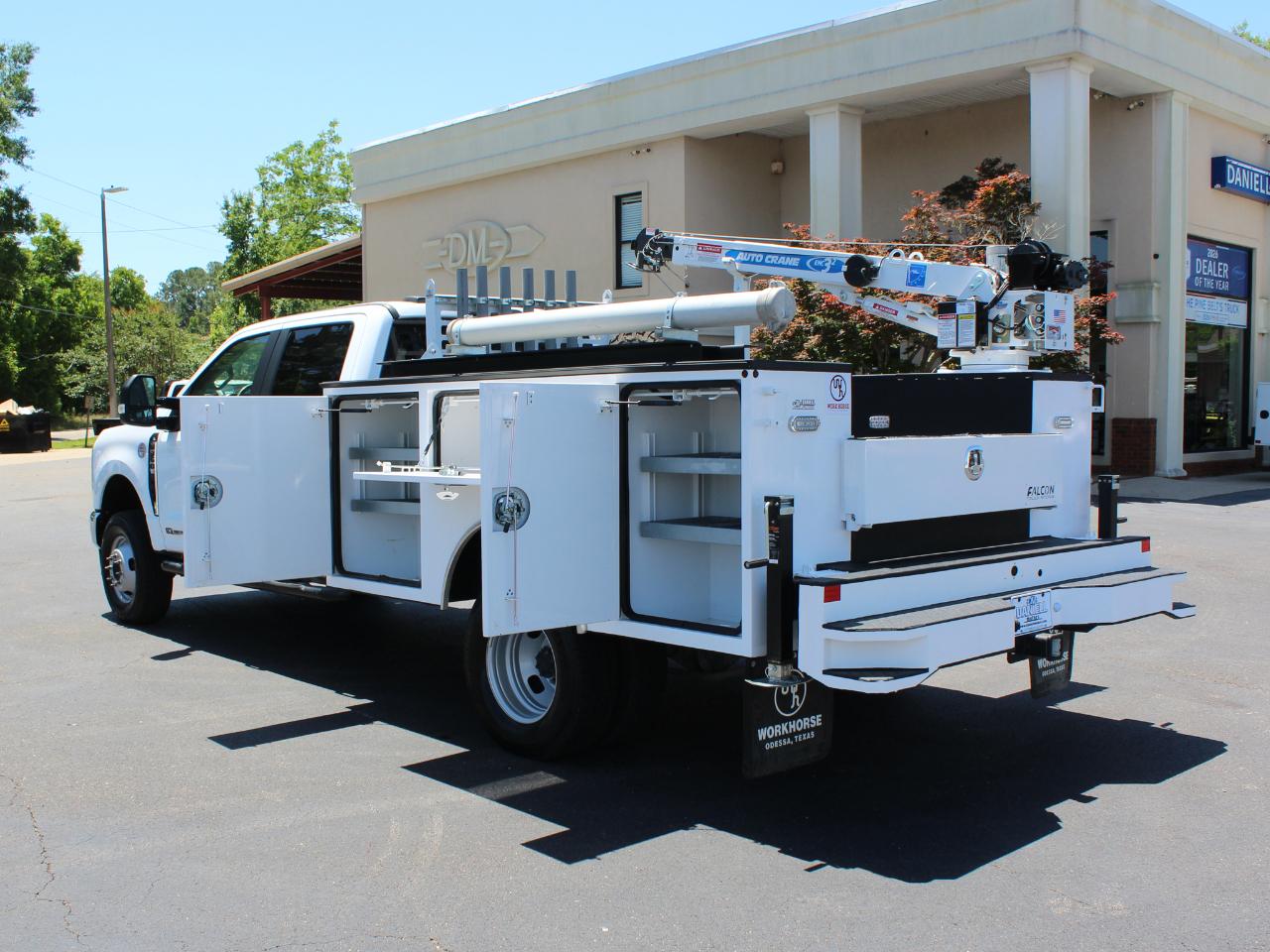 Ford F-350 SD XL Crew Cab Long Bed DRW 4WD 2024