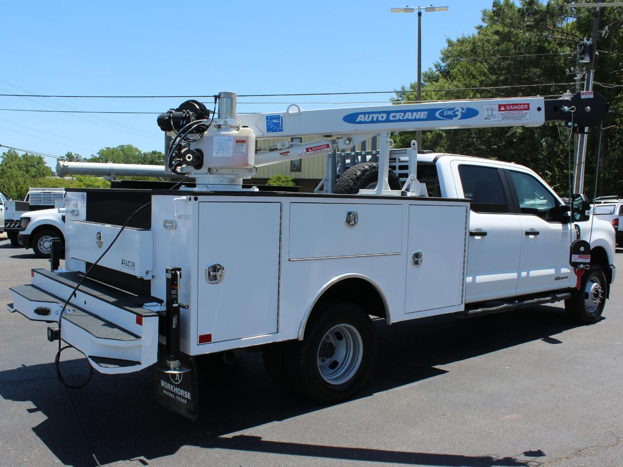 Ford F-350 SD XL Crew Cab Long Bed DRW 4WD 2024