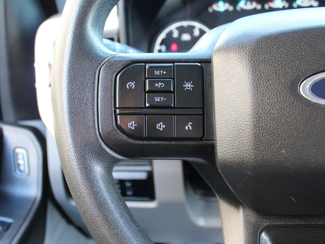 Ford F-350 SD XL Crew Cab Long Bed DRW 4WD 2024