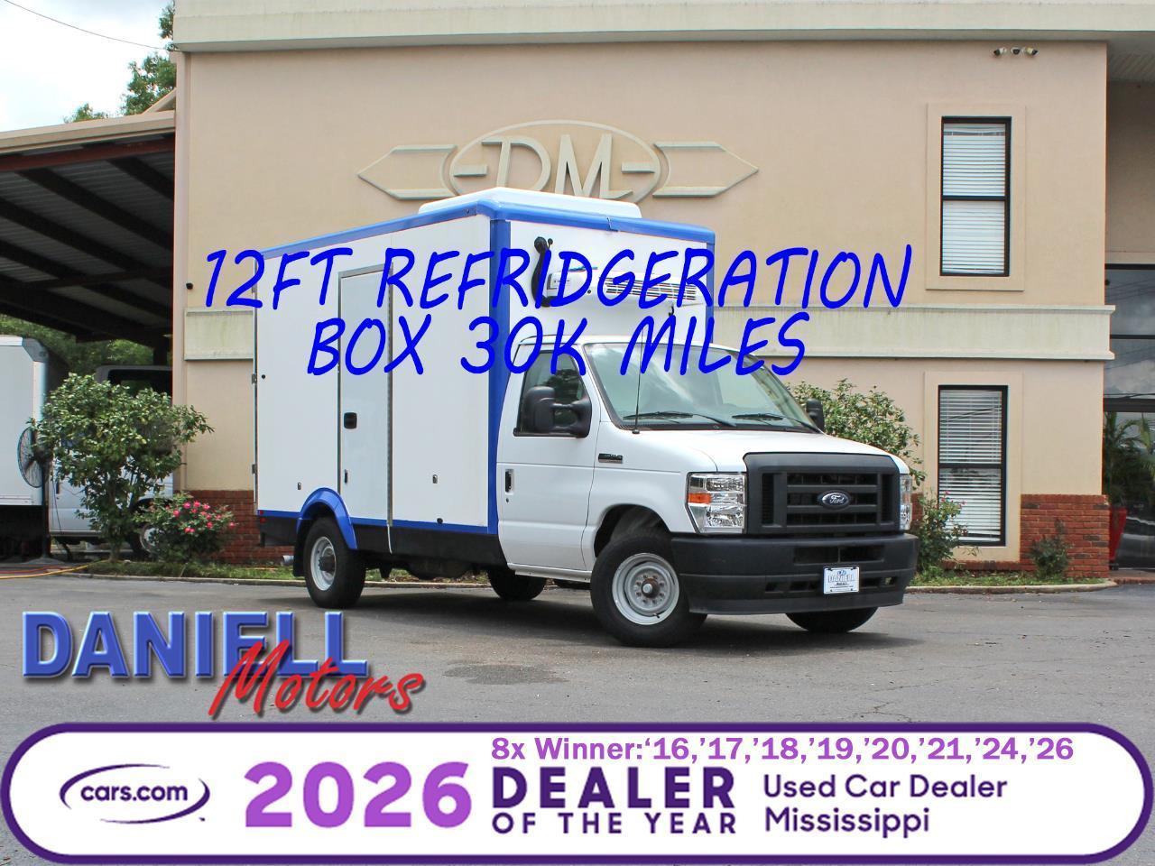 Ford Econoline E-350 Super Duty 2023