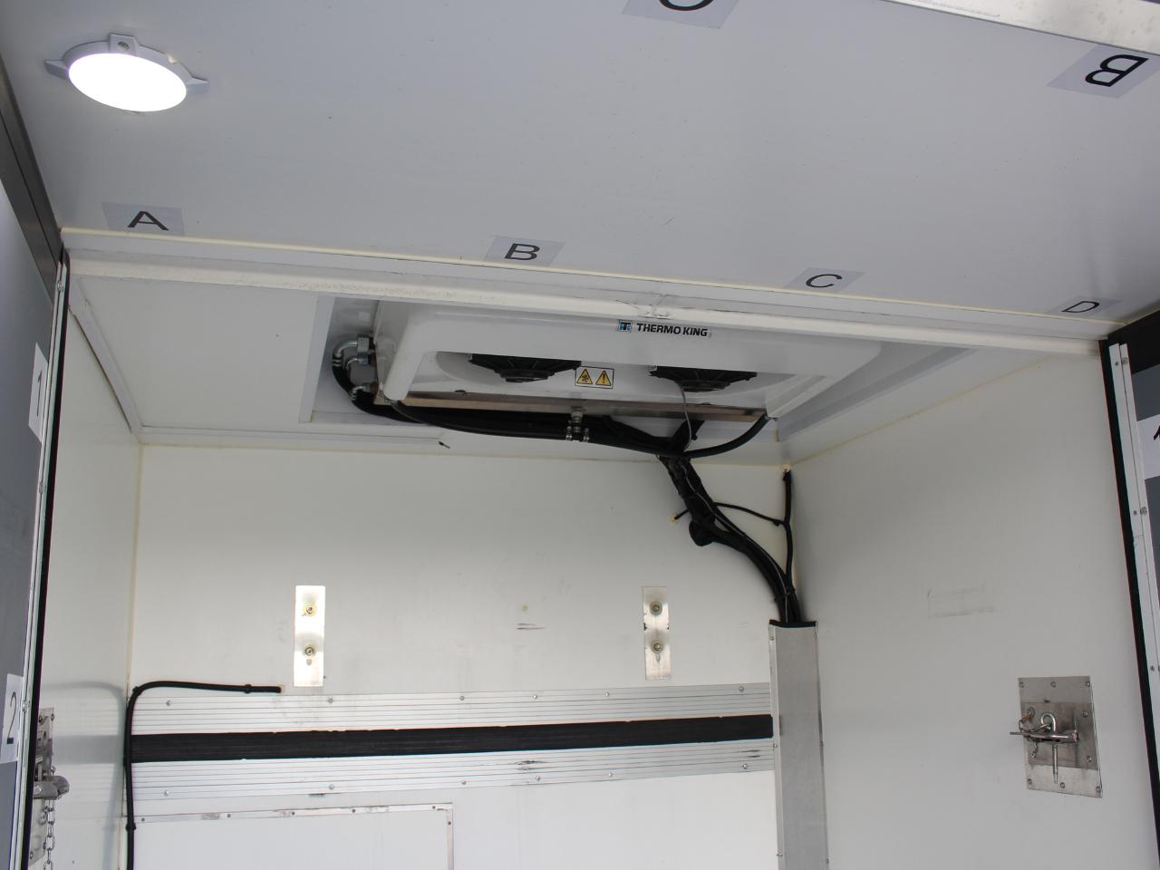 Ford Econoline E-350 Super Duty 2023