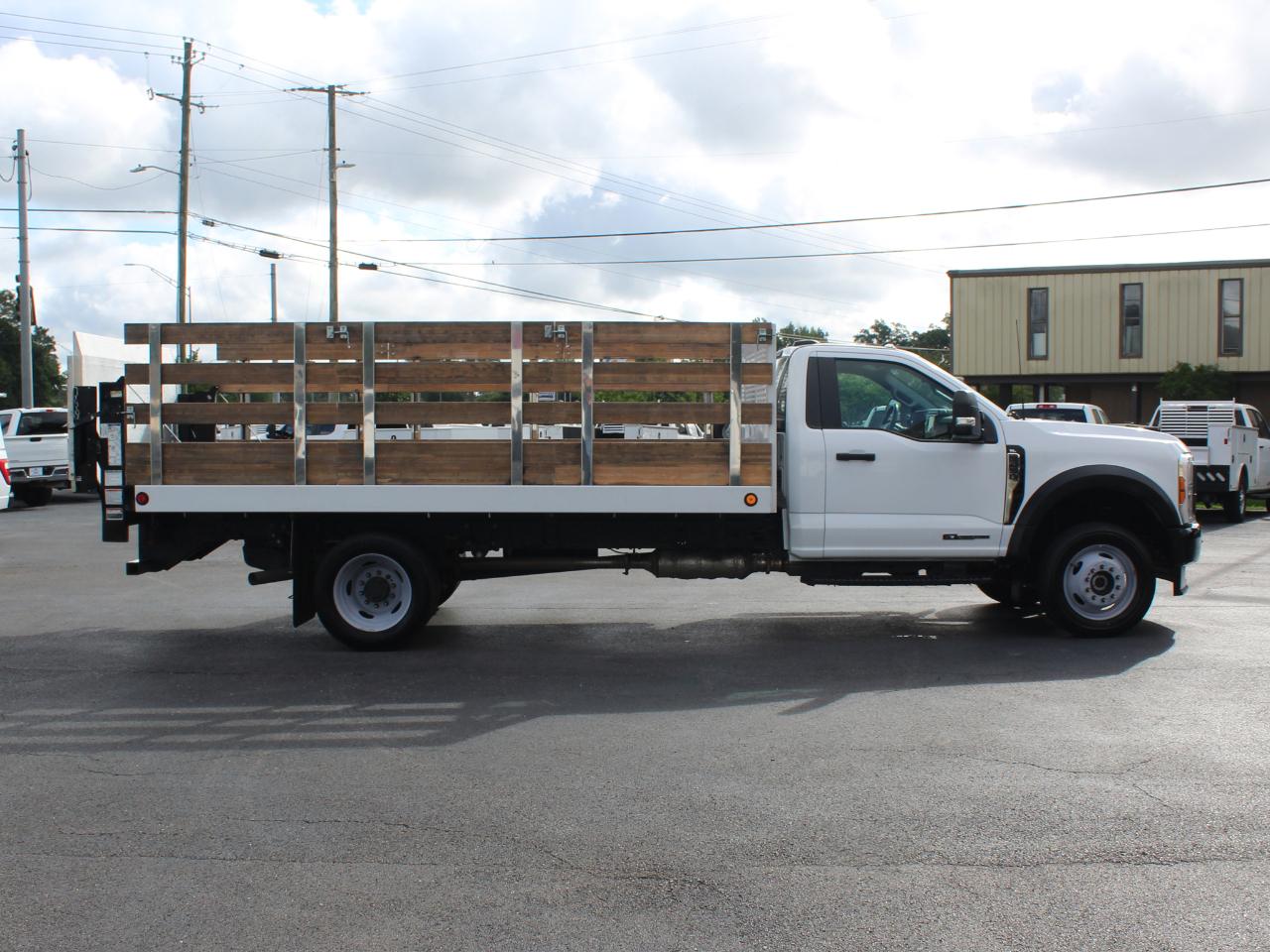 Ford F-450 SD Regular Cab DRW 4WD 2024
