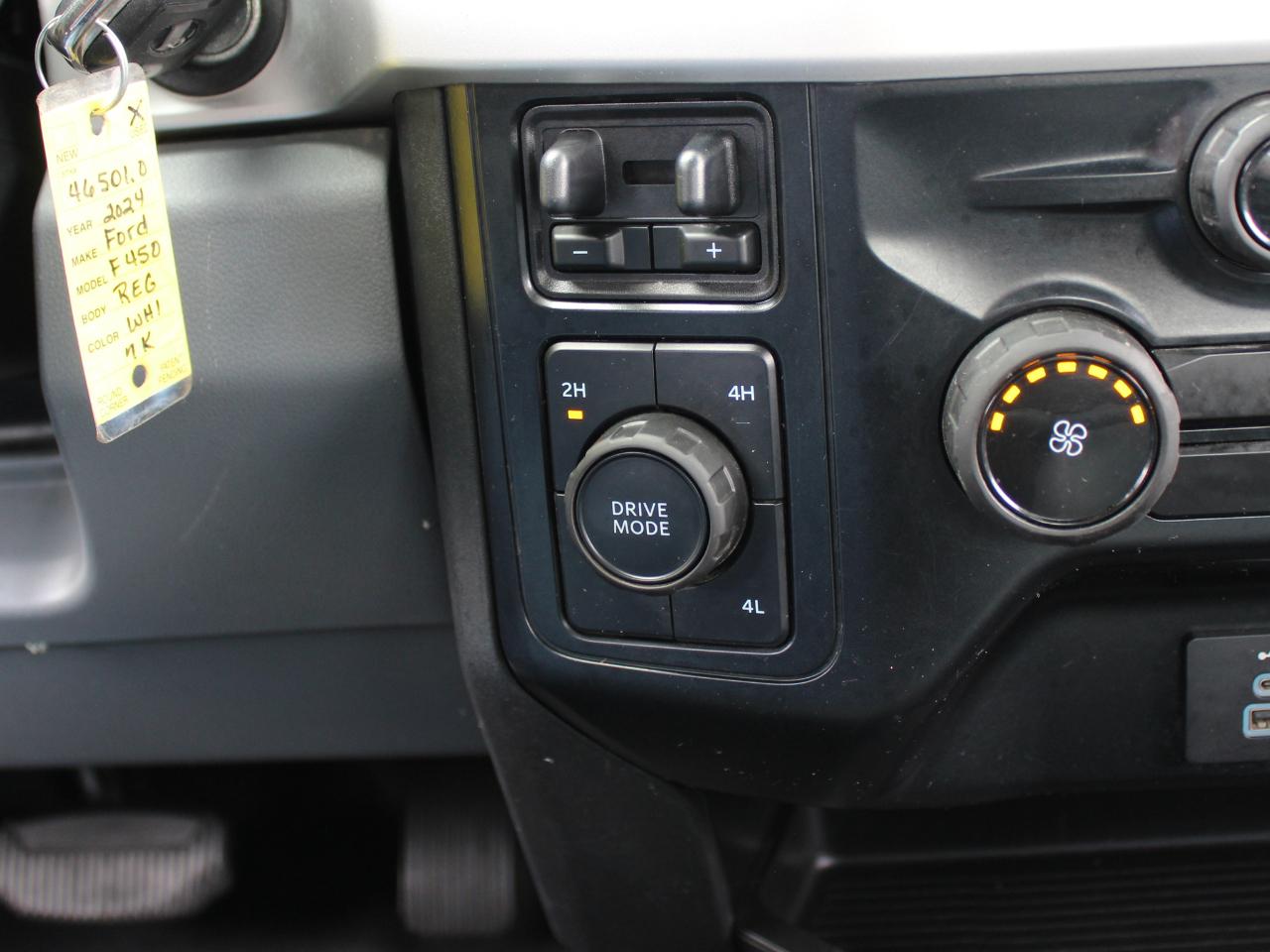 Ford F-450 SD Regular Cab DRW 4WD 2024