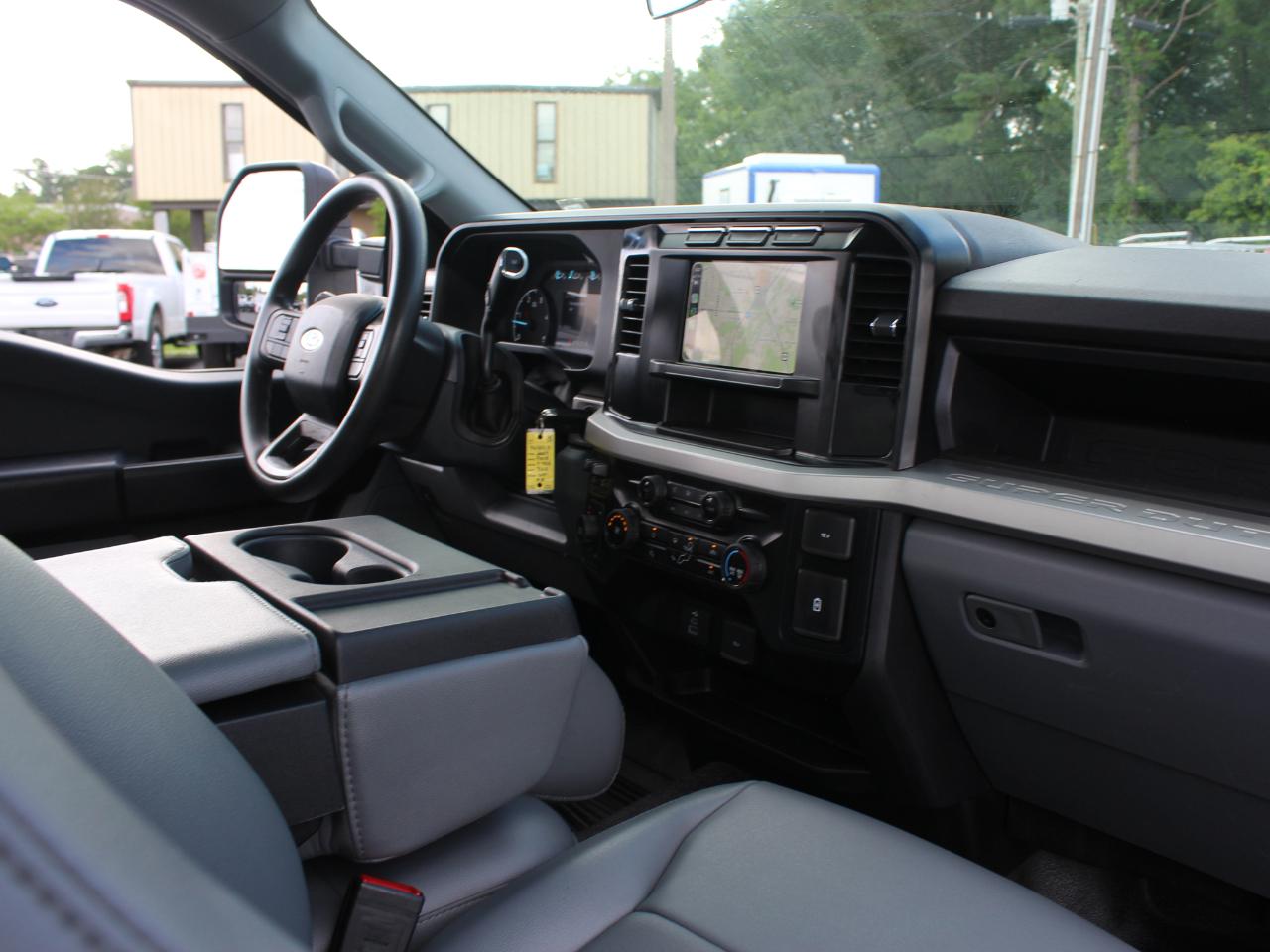 Ford F-450 SD Regular Cab DRW 4WD 2024