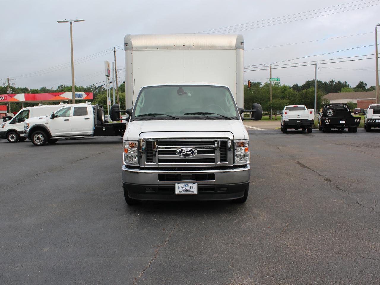 Ford Econoline E-350 Super Duty 2026