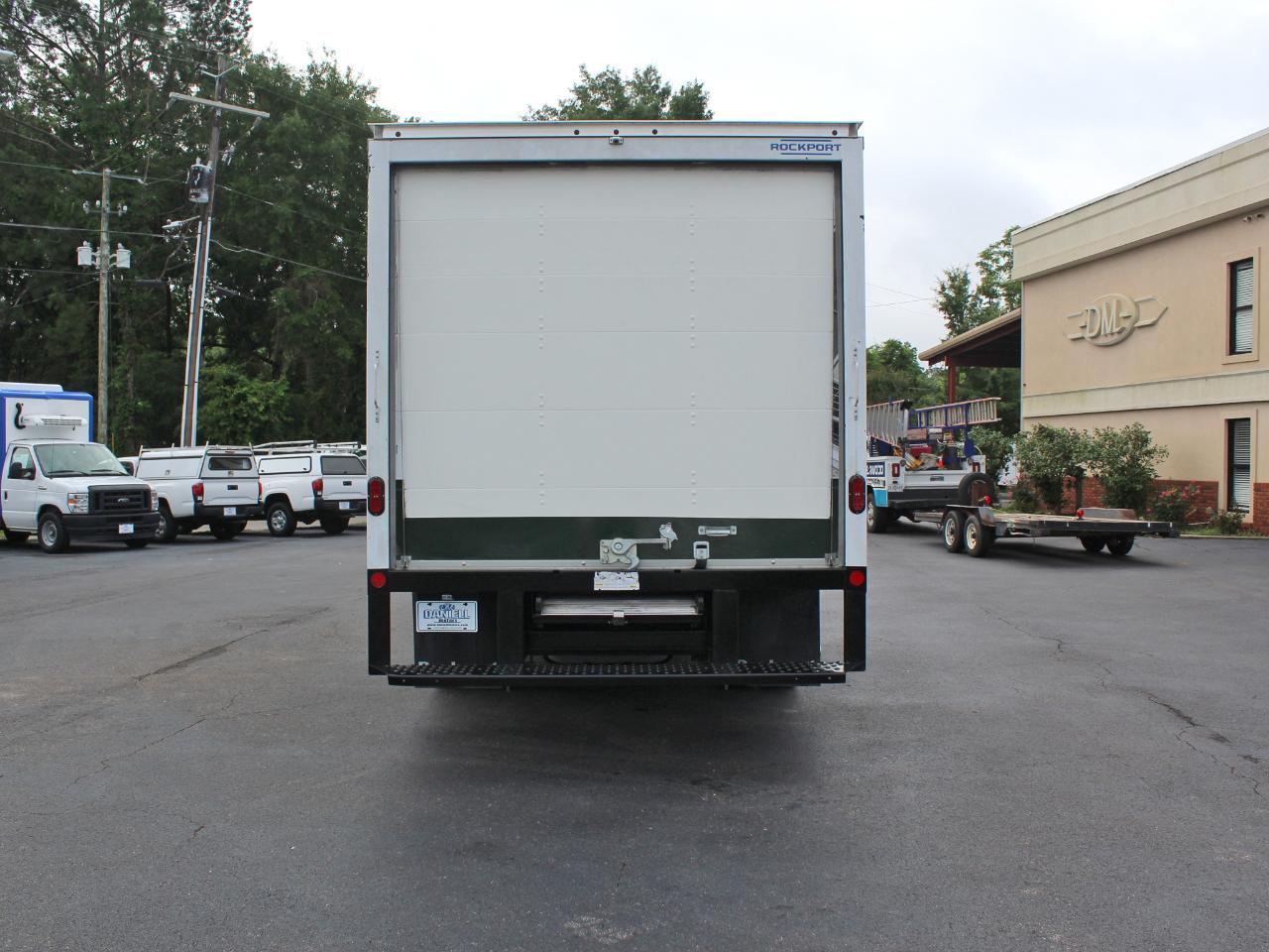 Ford Econoline E-350 Super Duty 2026