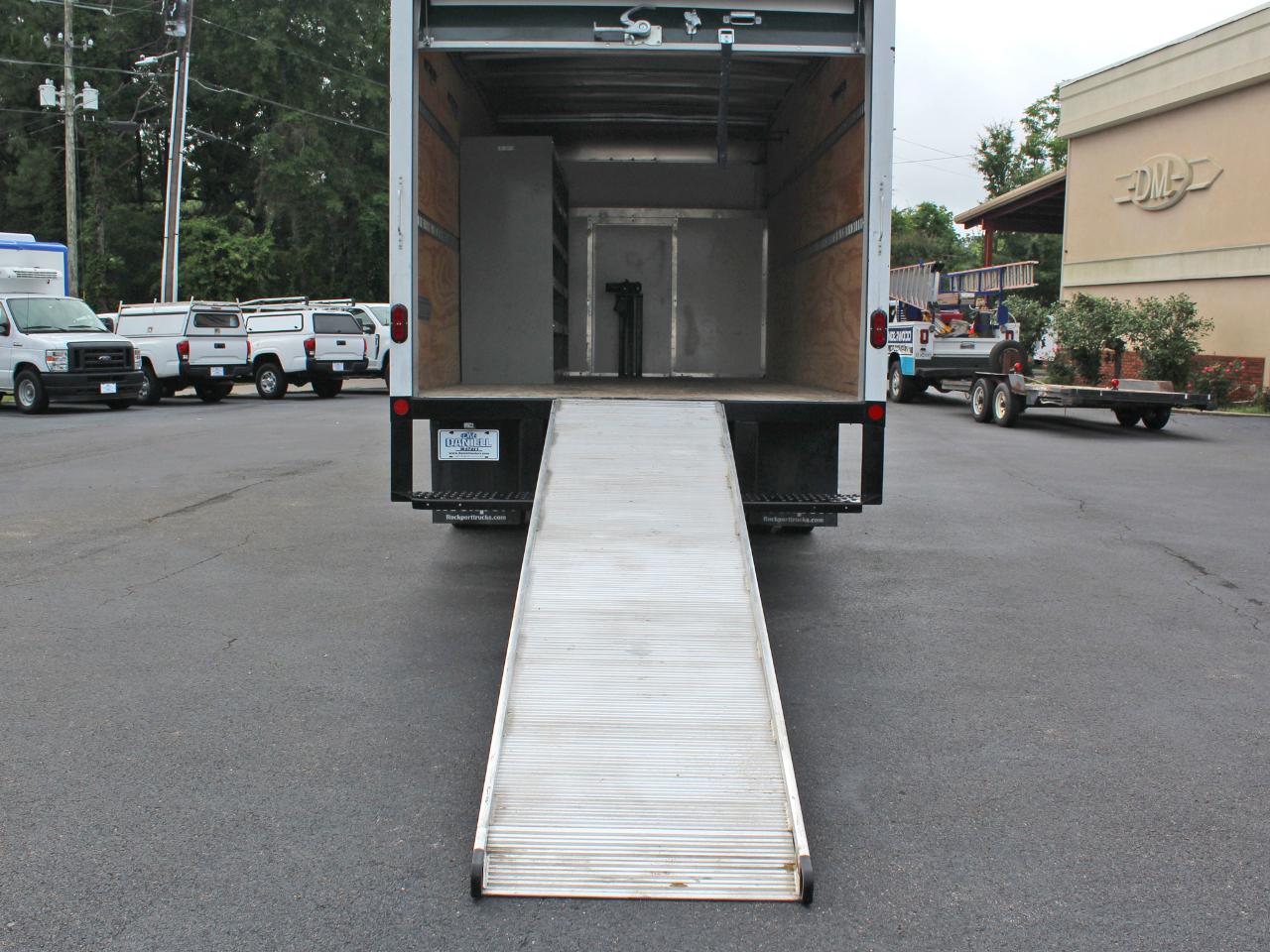 Ford Econoline E-350 Super Duty 2026