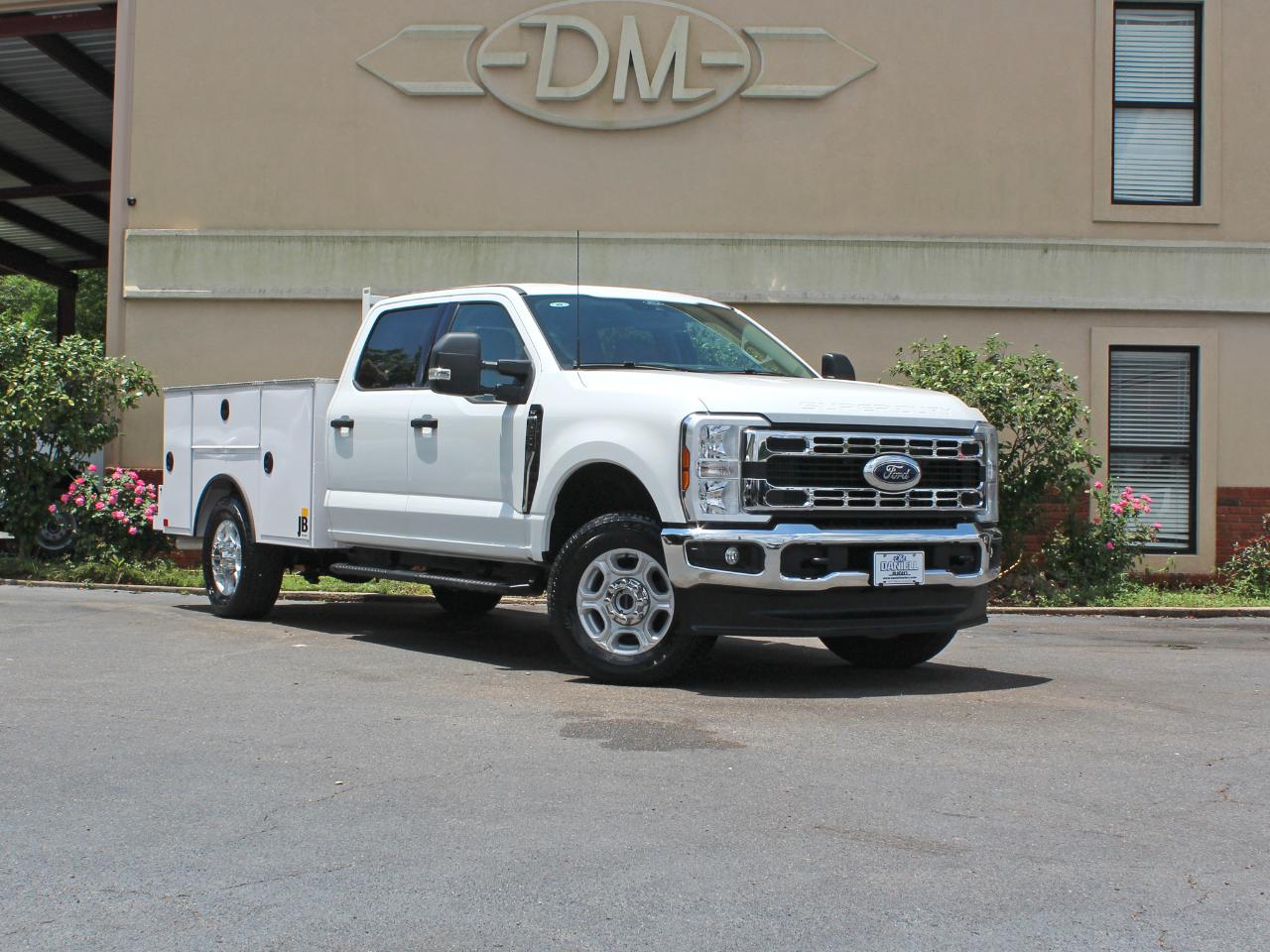 Ford F-350 SD XLT Crew Cab Long Bed 4WD 2025