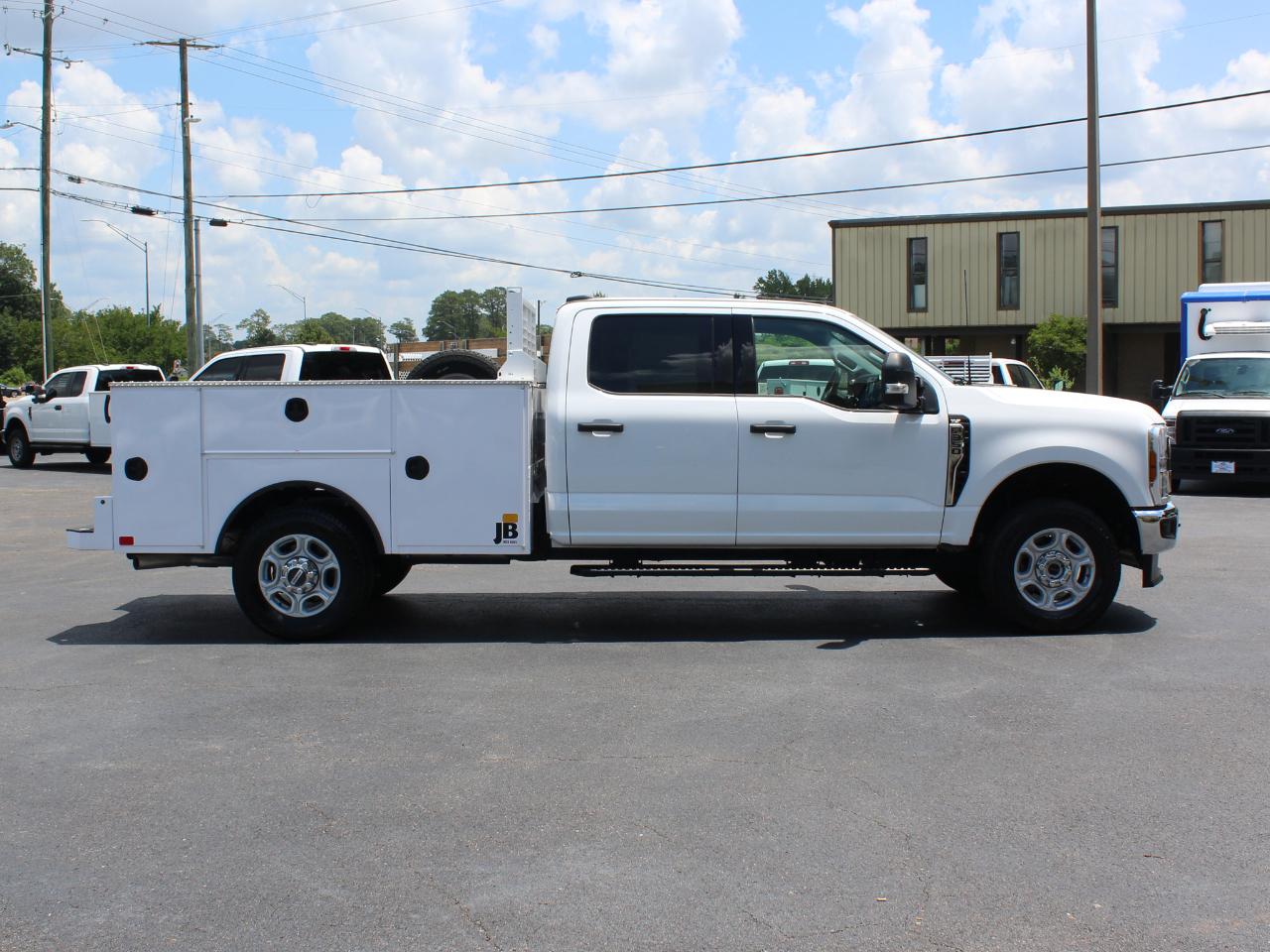 Ford F-350 SD XLT Crew Cab Long Bed 4WD 2025