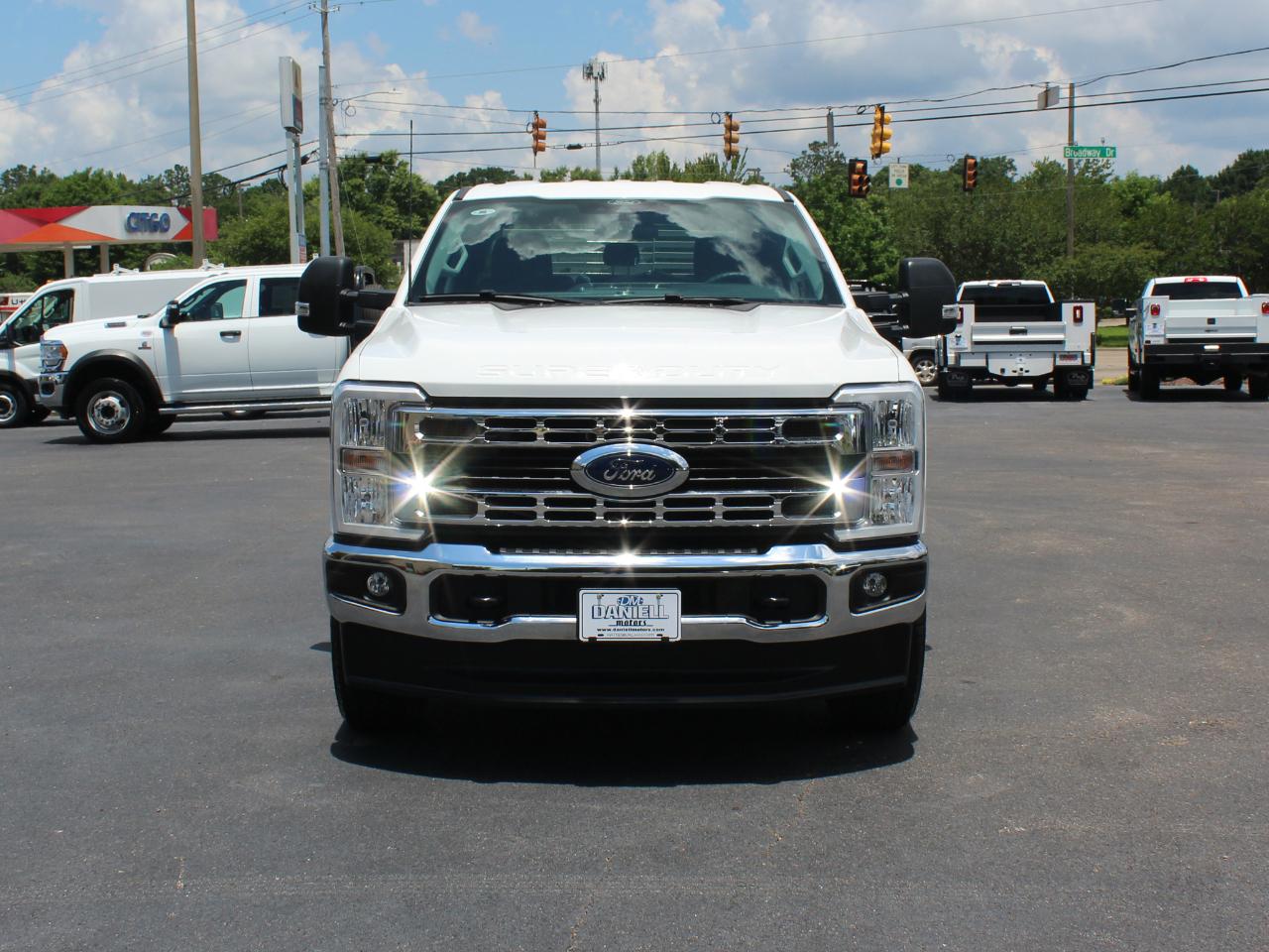 Ford F-350 SD XLT Crew Cab Long Bed 4WD 2025