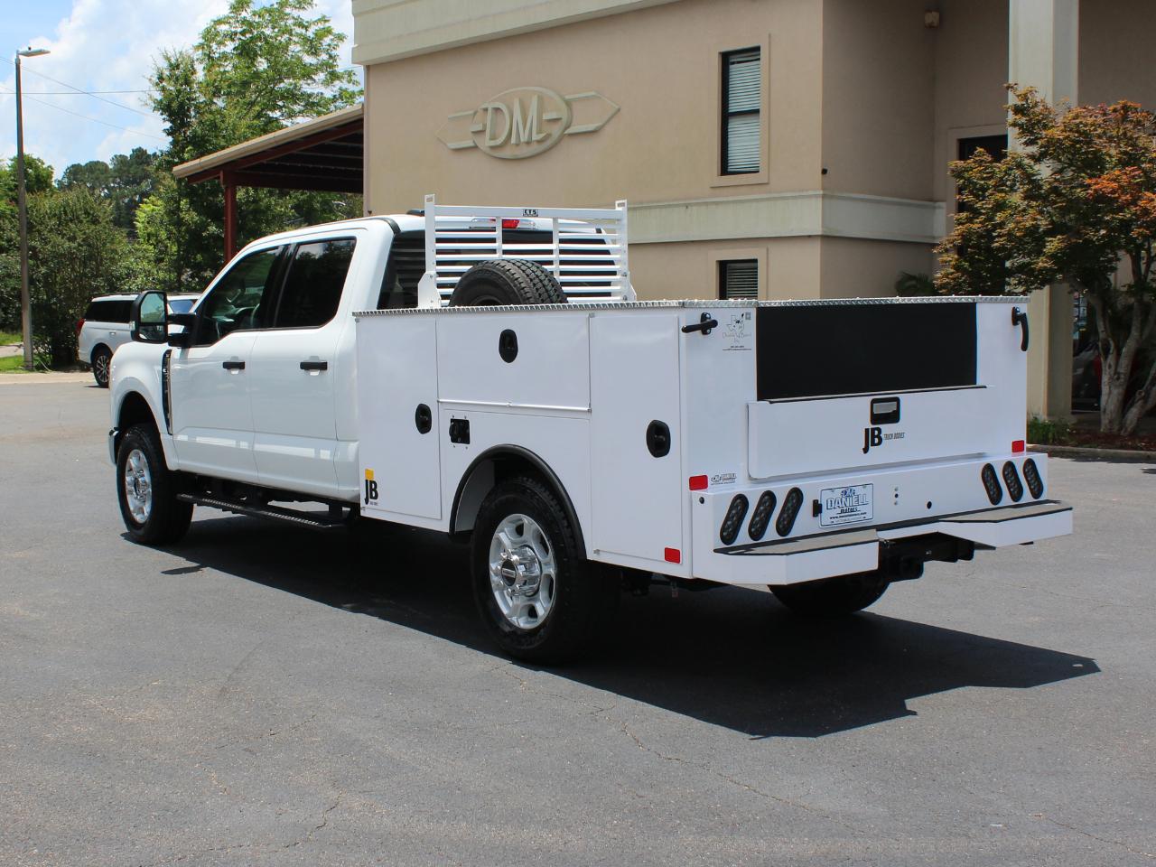 Ford F-350 SD XLT Crew Cab Long Bed 4WD 2025
