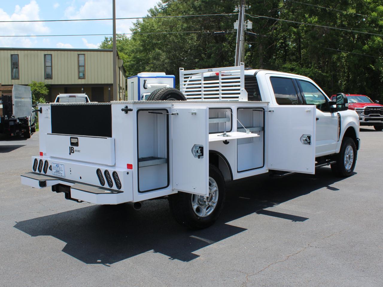 Ford F-350 SD XLT Crew Cab Long Bed 4WD 2025