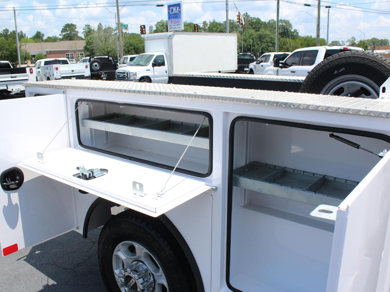Ford F-350 SD XLT Crew Cab Long Bed 4WD 2025