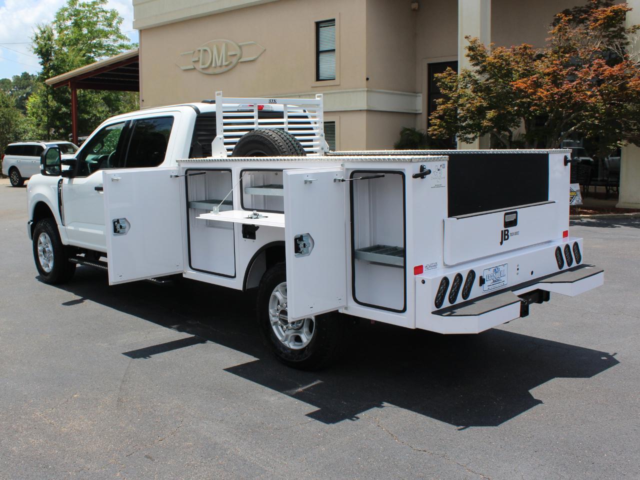 Ford F-350 SD XLT Crew Cab Long Bed 4WD 2025