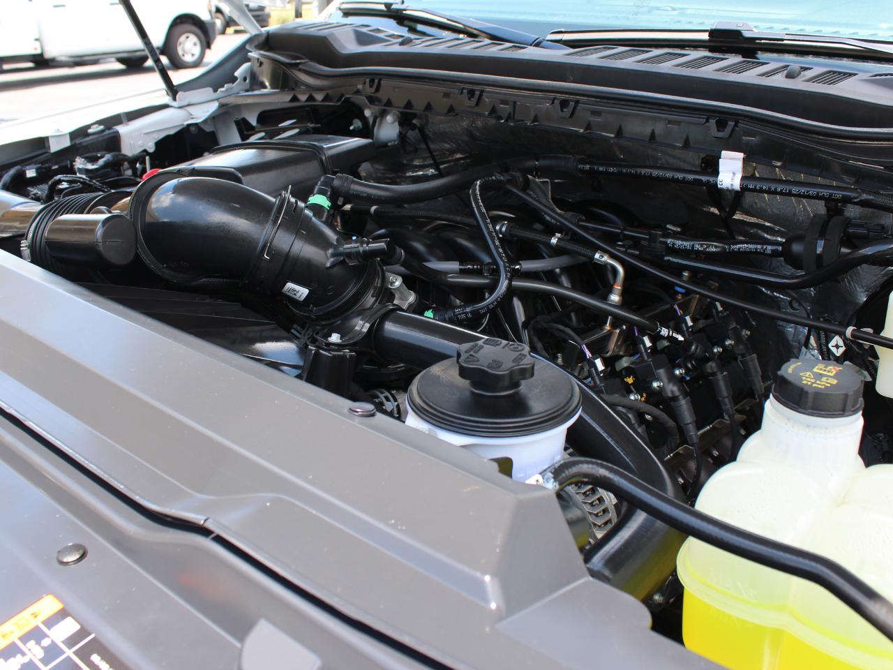 Ford F-350 SD XLT Crew Cab Long Bed 4WD 2025