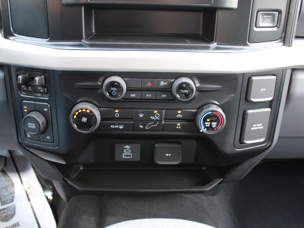 Ford F-350 SD XLT Crew Cab Long Bed 4WD 2025